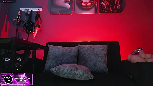 Misterss-Nyxxx online show from 4, 3, 2026