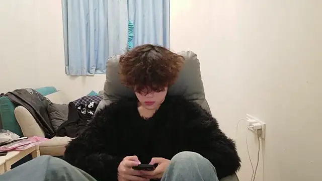 Snapshot of L1kuto chatting on 4, 2, 2026 L1kuto online show from 4, 2, 2026