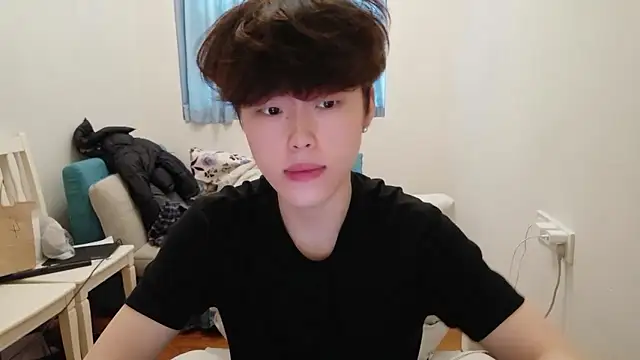 Snapshot of L1kuto chatting on 26, 2, 2026 L1kuto online show from 26, 2, 2026