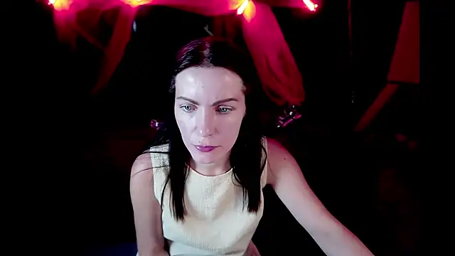 Snapshot of SofieMoons chatting on 11, 11, 2025 SofieMoons online show from 11, 11, 2025