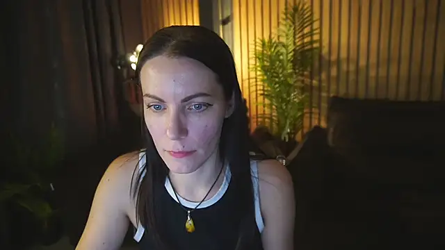 Snapshot of SofieMoons chatting on 1, 12, 2025 SofieMoons online show from 1, 12, 2025