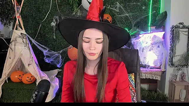 Snapshot of lollyrais chatting on 31, 10, 2025 lollyrais online show from 31, 10, 2025