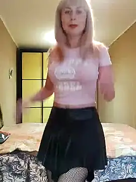 Snapshot of SelinaLovqx chatting on 9, 11, 2025 SelinaLovqx online show from 9, 11, 2025