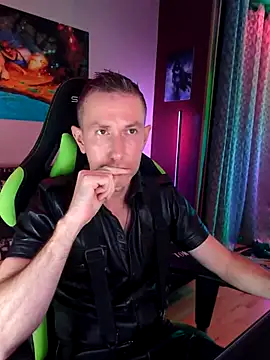 Snapshot of Gamerinleather chatting on 24, 10, 2025 Gamerinleather online show from 24, 10, 2025
