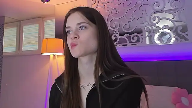 Snapshot of LuisaClover chatting on 26, 2, 2026 LuisaClover online show from 26, 2, 2026