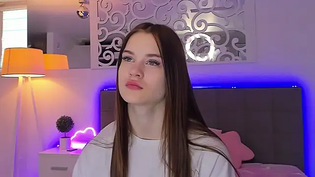 Snapshot of LuisaClover chatting on 13, 3, 2026 LuisaClover online show from 13, 3, 2026