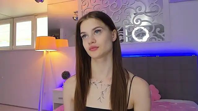 Snapshot of LuisaClover chatting on 15, 3, 2026 LuisaClover online show from 15, 3, 2026