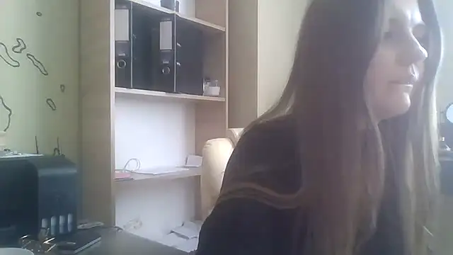 Snapshot of DollyRoma chatting on 27, 10, 2025 DollyRoma online show from 27, 10, 2025