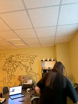 DollyRoma online show from 17, 11, 2025