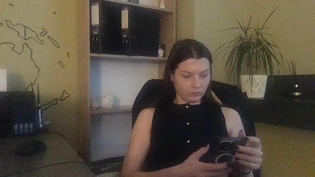 DollyRoma online show from 25, 11, 2025