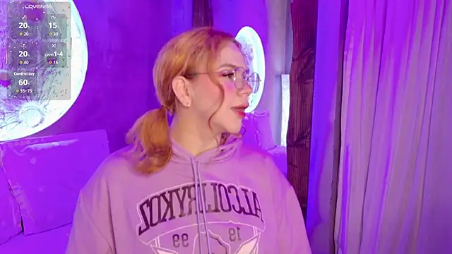 Snapshot of sussiestrawberry chatting on 15, 11, 2025 sussiestrawberry online show from 15, 11, 2025