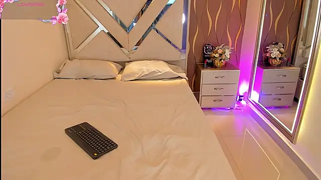 Snapshot of iam_nicolle chatting on 1, 11, 2025 iam nicolle online show from 1, 11, 2025