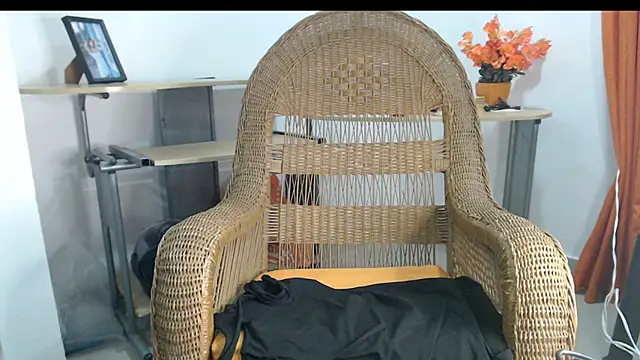 Snapshot of bela1xx chatting on 1, 11, 2025 bela1xx online show from 1, 11, 2025