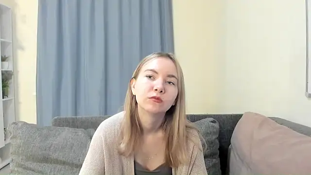 Snapshot of CathyHeximer chatting on 15, 12, 2025 CathyHeximer online show from 15, 12, 2025