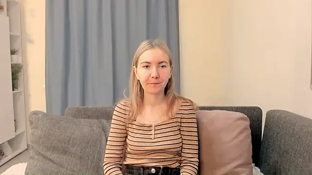 Snapshot of CathyHeximer chatting on 16, 12, 2025 CathyHeximer online show from 16, 12, 2025