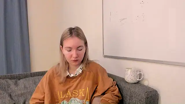 Snapshot of CathyHeximer chatting on 18, 12, 2025 CathyHeximer online show from 18, 12, 2025