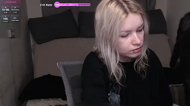 Snapshot of CherryNight6 chatting on 16, 12, 2025 CherryNight6 online show from 16, 12, 2025