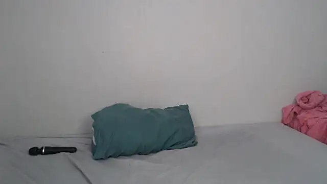 Snapshot of Sweet-PetiteX chatting on 16, 12, 2025 Sweet-PetiteX online show from 16, 12, 2025