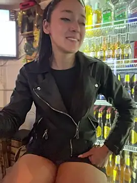 Lia  white online show from 6, 11, 2025