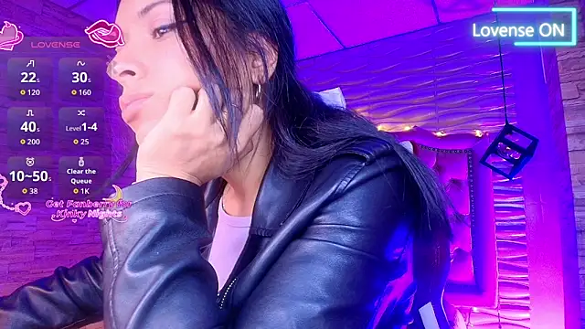 Snapshot of Roxanne_Han chatting on 20, 11, 2025 Roxanne Han online show from 20, 11, 2025