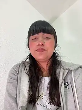 Snapshot of misschloe_ chatting on 27, 10, 2025 misschloe  online show from 27, 10, 2025