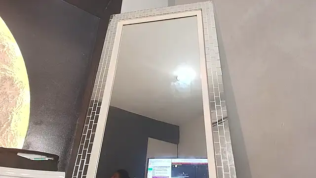 NaomiQueents online show from 20, 11, 2025