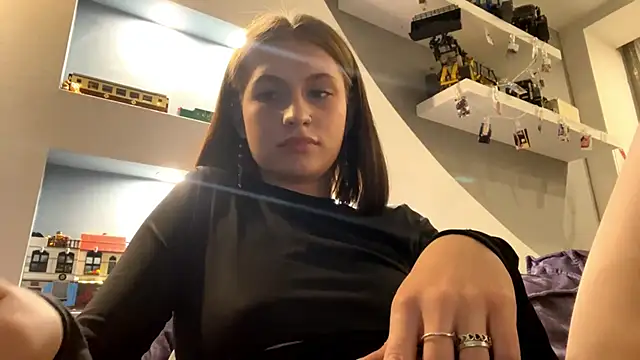 CarmaDiza online show from 6, 11, 2025