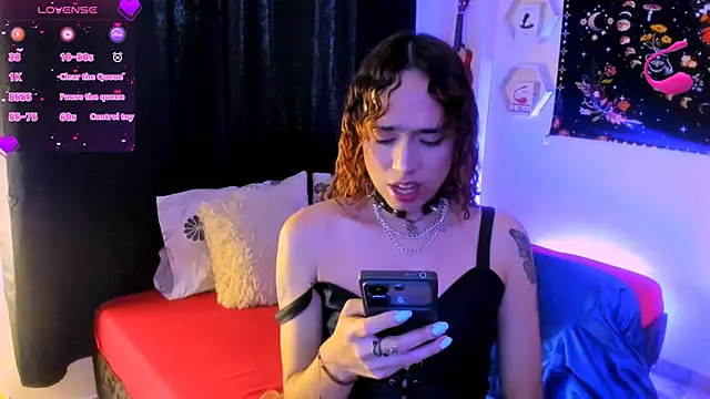 AdelineEsposito online show from 8, 11, 2025