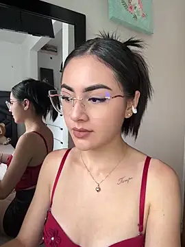 IslaCole online show from 12, 11, 2025