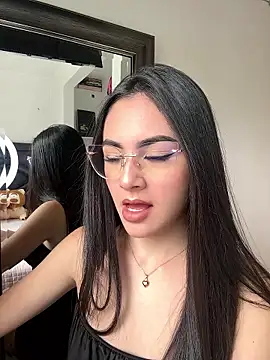 IslaCole online show from 7, 1, 2026