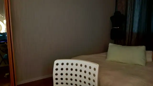 Snapshot of Kess-Edison chatting on 13, 11, 2025 Kess-Edison online show from 13, 11, 2025