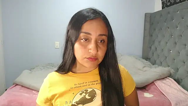 Snapshot of cute8smile chatting on 3, 11, 2025 cute8smile online show from 3, 11, 2025