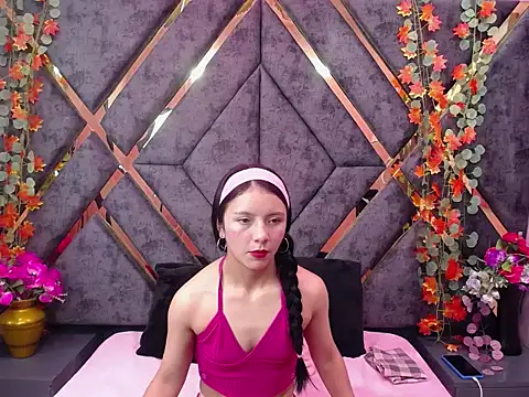 Snapshot of JulietaDiamond chatting on 24, 11, 2025 JulietaDiamond online show from 24, 11, 2025