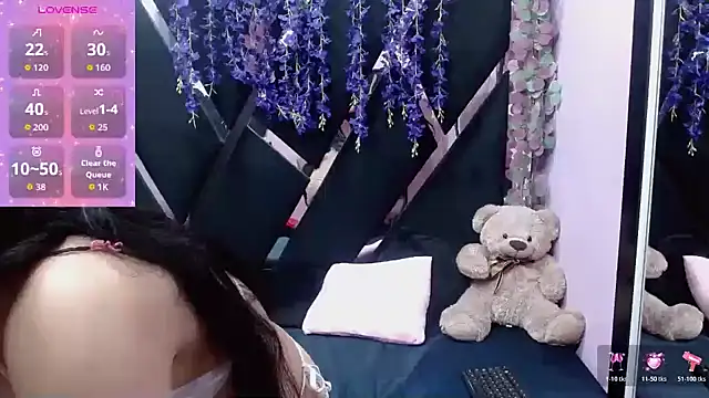 Snapshot of JulietaDiamond chatting on 28, 11, 2025 JulietaDiamond online show from 28, 11, 2025