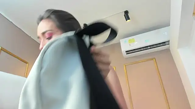 NahimiThompson online show from 10, 11, 2025