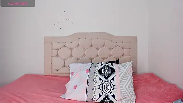 Snapshot of sadie_grey chatting on 26, 10, 2025 sadie grey online show from 26, 10, 2025