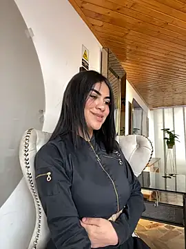 Luna pink18 online show from 17, 2, 2026