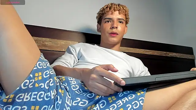 Snapshot of Daark_Eros chatting on 13, 11, 2025 Daark Eros online show from 13, 11, 2025