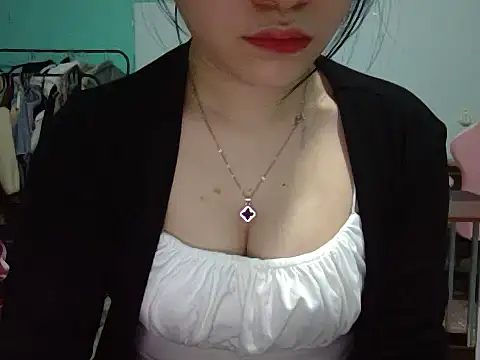 Snapshot of May2k2 chatting on 2, 11, 2025 May2k2 online show from 2, 11, 2025