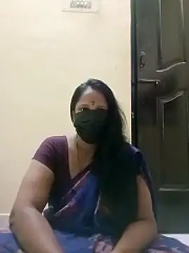 Snapshot of tamilammu1431 chatting on 24, 10, 2025 tamilammu1431 online show from 24, 10, 2025