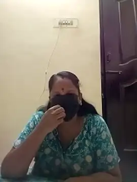 Snapshot of tamilammu1431 chatting on 27, 10, 2025 tamilammu1431 online show from 27, 10, 2025