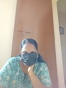 Snapshot of tamilammu1431 chatting on 2, 11, 2025 tamilammu1431 online show from 2, 11, 2025