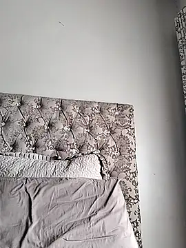 Snapshot of IndianLara chatting on 12, 11, 2025 IndianLara online show from 12, 11, 2025