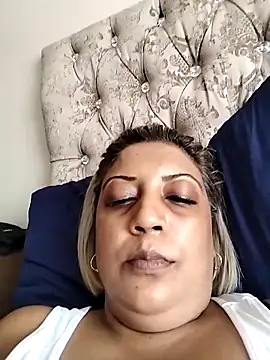 Snapshot of IndianLara chatting on 12, 3, 2026 IndianLara online show from 12, 3, 2026