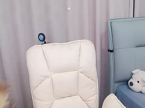 Snapshot of Xiaodie-baby chatting on 28, 10, 2025 Xiaodie-baby online show from 28, 10, 2025