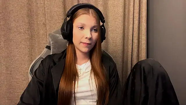 Snapshot of Softixq chatting on 7, 11, 2025 Softixq online show from 7, 11, 2025