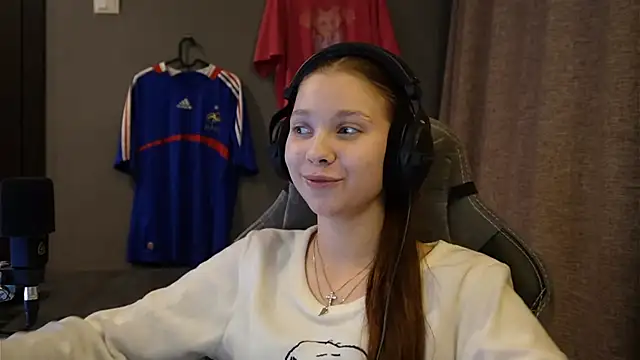 Snapshot of Softixq chatting on 18, 11, 2025 Softixq online show from 18, 11, 2025