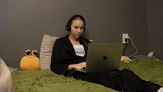 Snapshot of Softixq chatting on 30, 11, 2025 Softixq online show from 30, 11, 2025