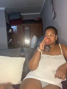 Snapshot of SweetCandy84 chatting on 9, 11, 2025 SweetCandy84 online show from 9, 11, 2025