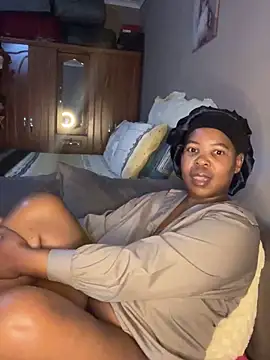 Snapshot of SweetCandy84 chatting on 16, 11, 2025 SweetCandy84 online show from 16, 11, 2025